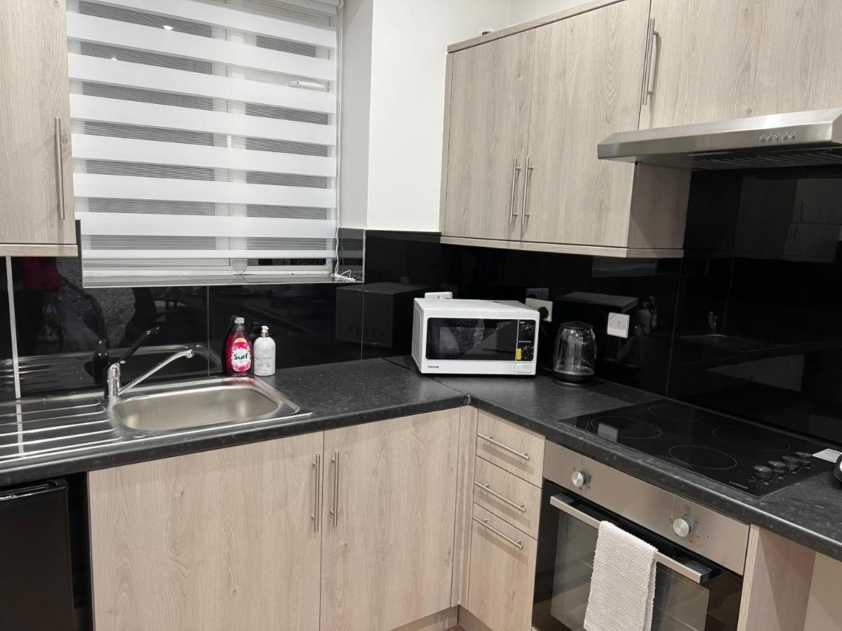 La Vie - Entire Apartment - Next To Central District Elizabeth Line Tube Station - Near Central London & Wembley Ealing Exterior foto